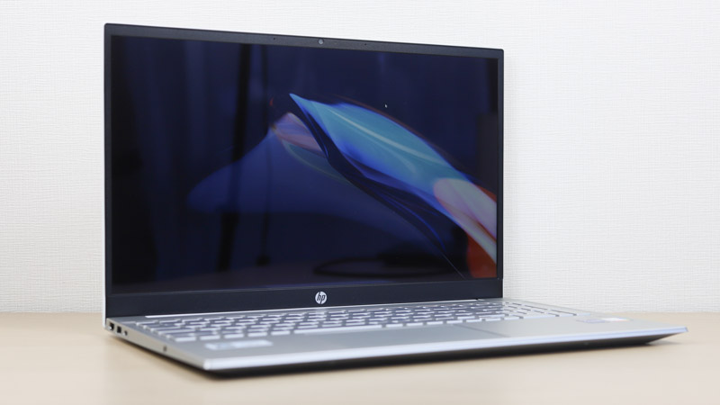 HP Pavilion 15-eg3000 左斜め前から