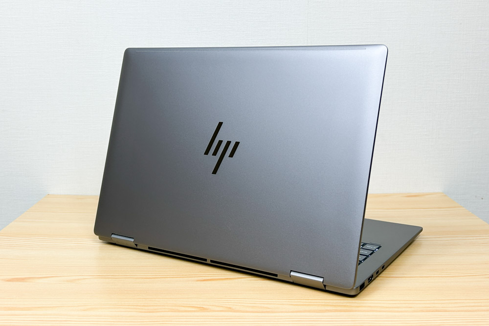 HP Envy x360 14-fc 背面