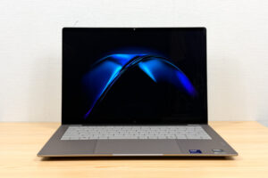 OmniBook Ultra 14-kd正面