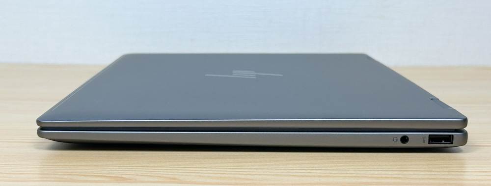 HP Envy x360 14-fc 横から