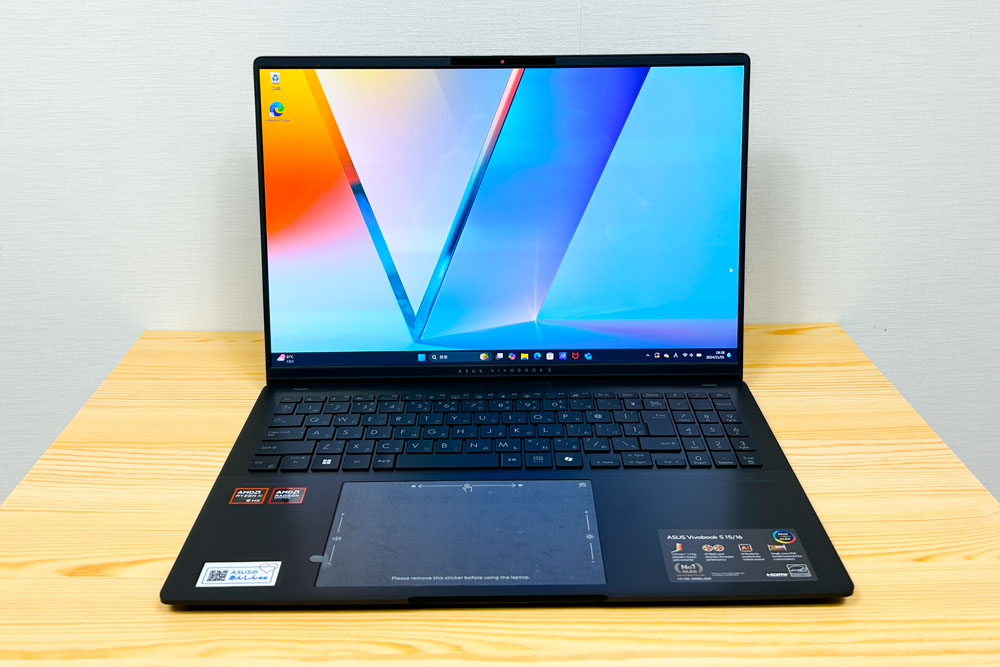 ASUS Vivobook S 16 OLED (M5606) 正面