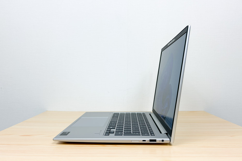 HP EliteBook 840 G11 横から