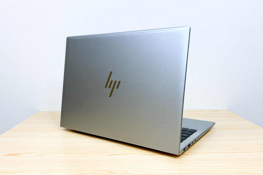 HP Elitebook 830 G11 天板