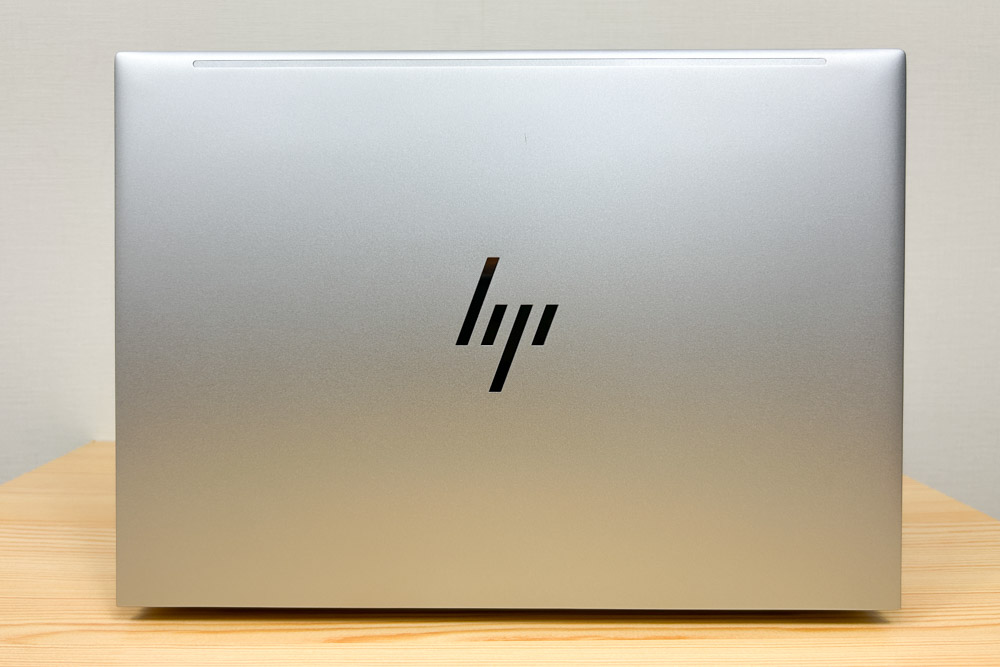 HP EliteBook 840 G11 背面