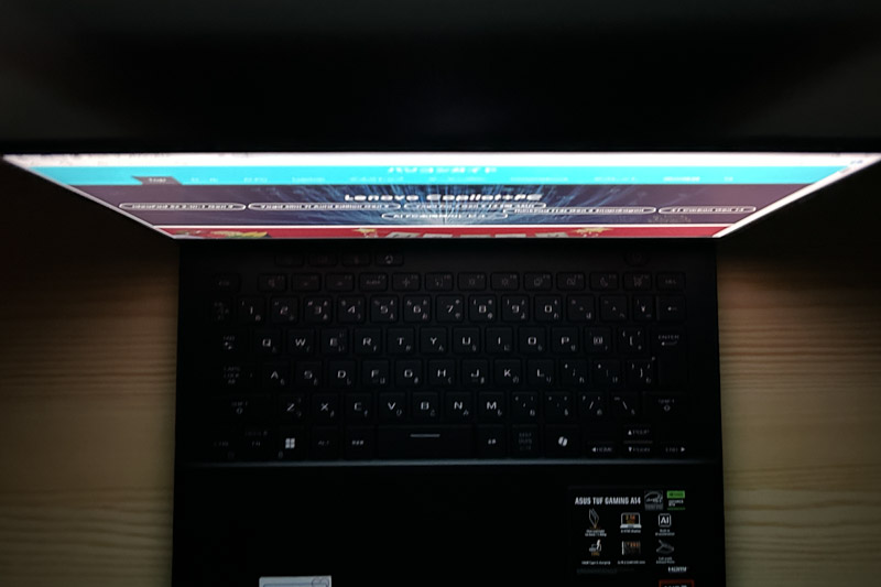 ASUS TUF Gaming A14 FA401 視野角のチェック　上から