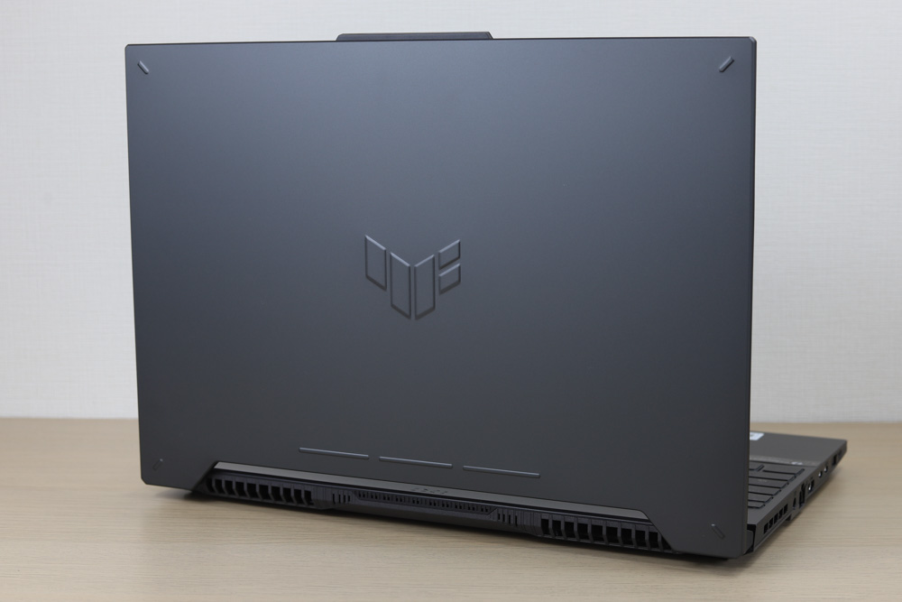 ASUS TUF Gaming F15　背面