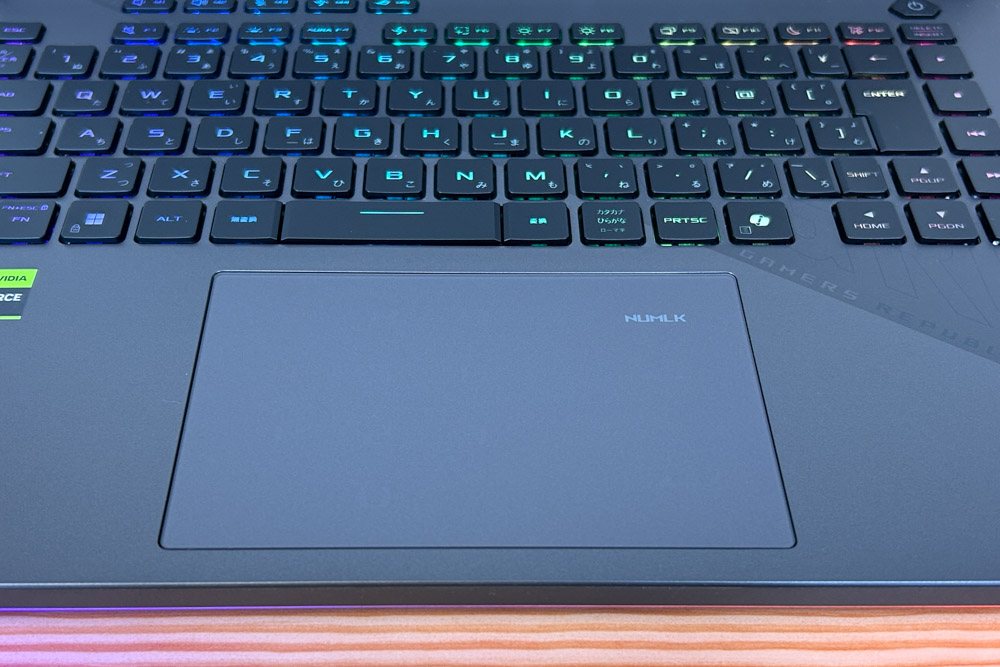 ROG Strix G16 (2025) G614 タッチパッド