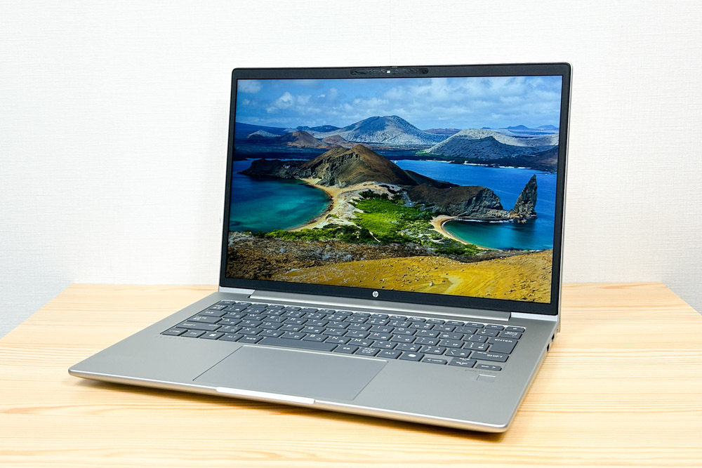 HP ProBook 445 G11 右斜め前から