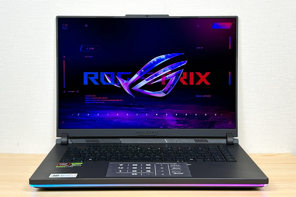 ASUS ROG Strix G16 (2025) G614 正面