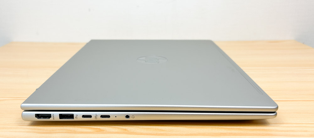 HP ProBook 445 G11 閉じた状態横から