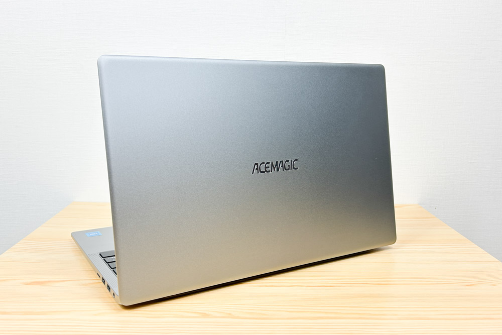 ACEMAGIC AX15 背面