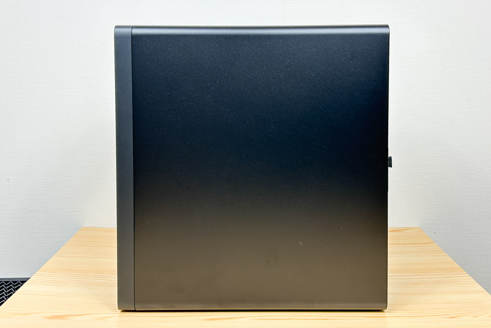 HP OmniDesk（AMD） 右側面