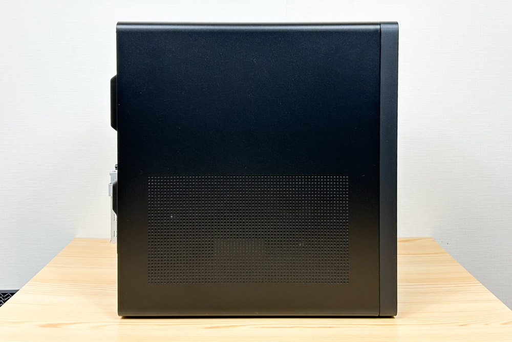 HP OmniDesk（AMD） 左側面