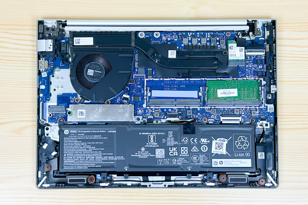 HP ProBook 445 G11 筐体内部