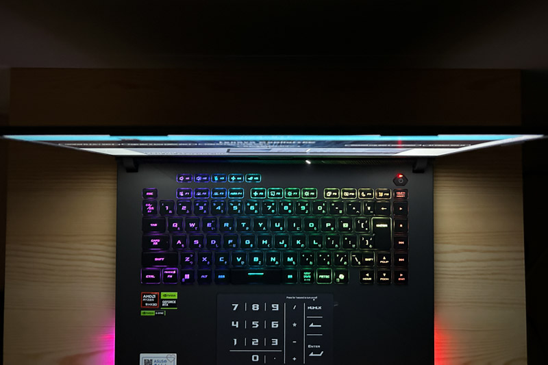 ASUS ROG Strix G16 (2025) G614 視野角のチェック