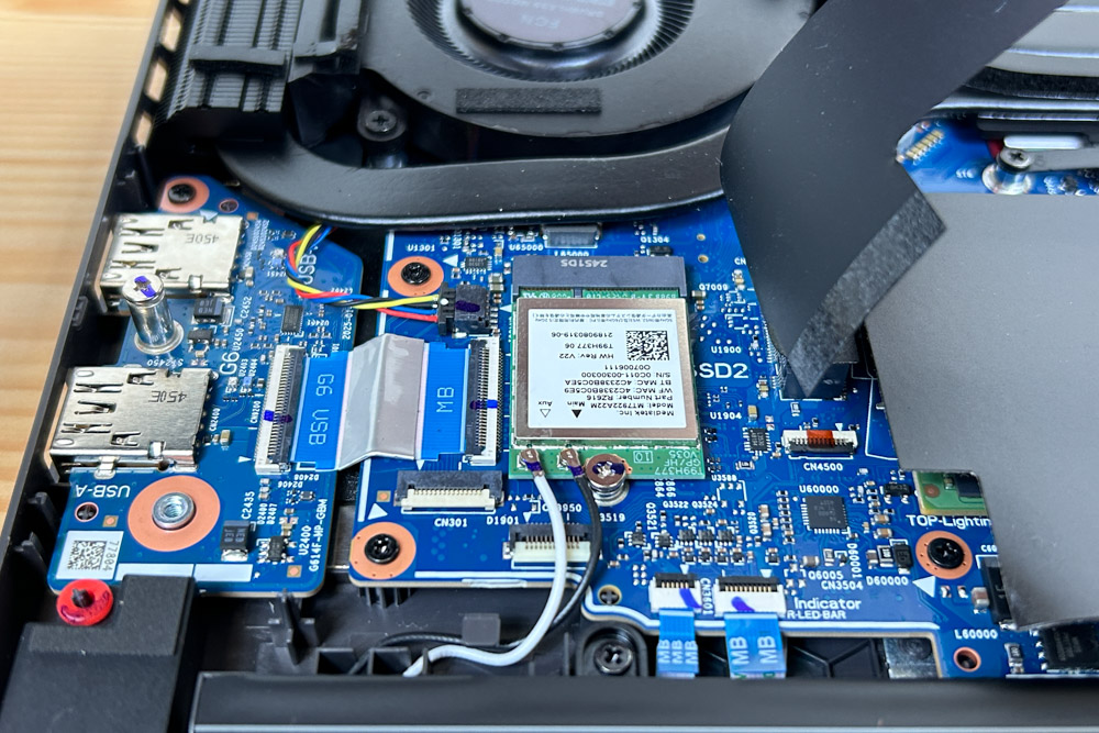 ROG Strix G16 (2025) G614 筐体内部 左にあるM.2スロット