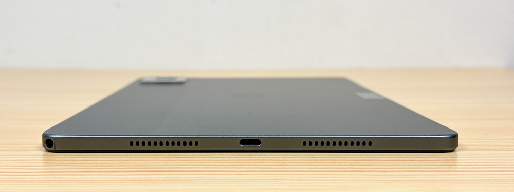 NEC Lavie Tab T11 2025年モデル　側面