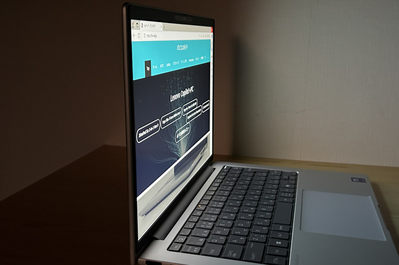 HP EliteBook 8 G1i 14 ディスプレイ　視野角のチェック　横から