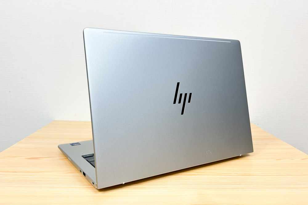HP EliteBook 8 G1i 14 背面