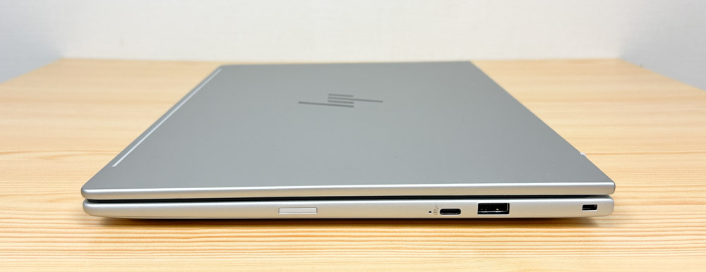 HP EliteBook 8 G1i 14 筐体厚さ