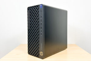 HP EliteDesk 8 Tower G1i Desktop AI PC 左斜め前から