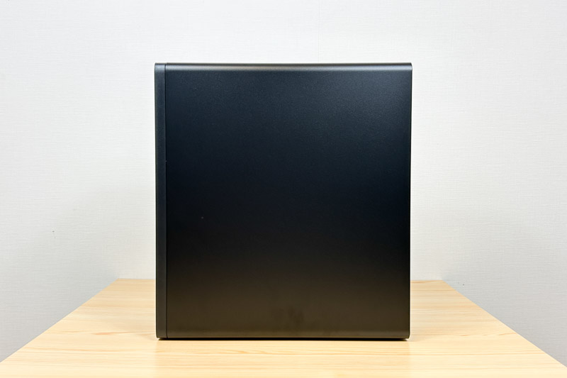 HP EliteDesk 8 Tower G1i Desktop AI PC 右側面
