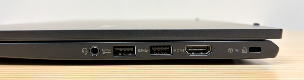 NEC VersaPro J UltraLite 右側面インターフェイス