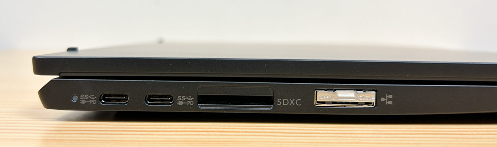 NEC VersaPro J UltraLite 左側面インターフェイス