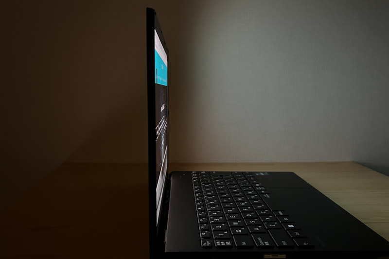 NEC VersaPro J UltraLite ディスプレイ 視野角のチェック　真横