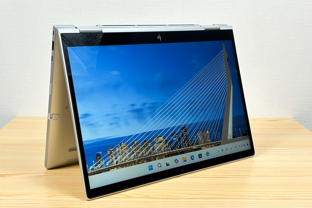 HP EliteBook 8 Flip G1i 13 テントモード