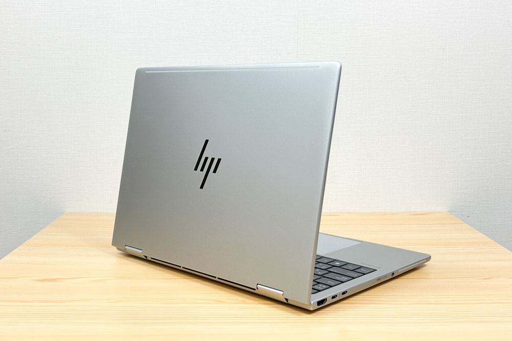 HP EliteBook 8 Flip G1i 13 背面