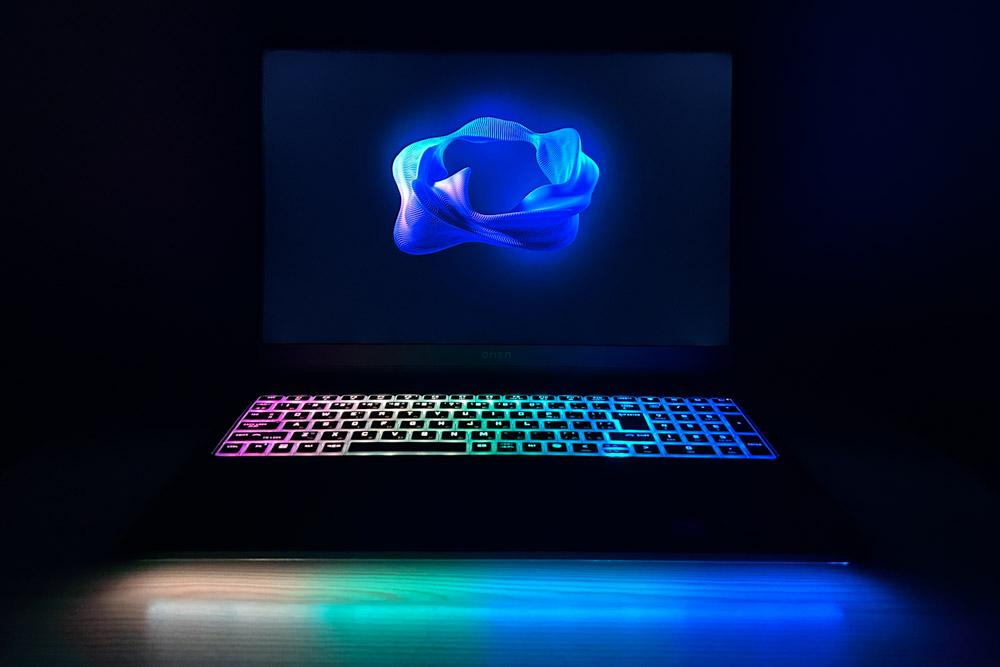 OMEN MAX 16 インテル ライティングON