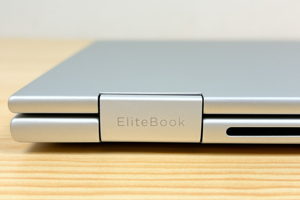 HP EliteBook 8 Flip G1i 13 ベゼル