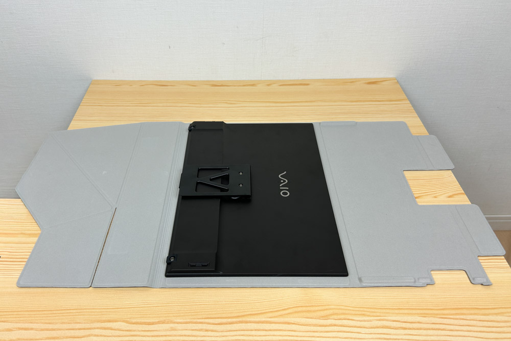 VAIO Visio+ 14のカバースタンド