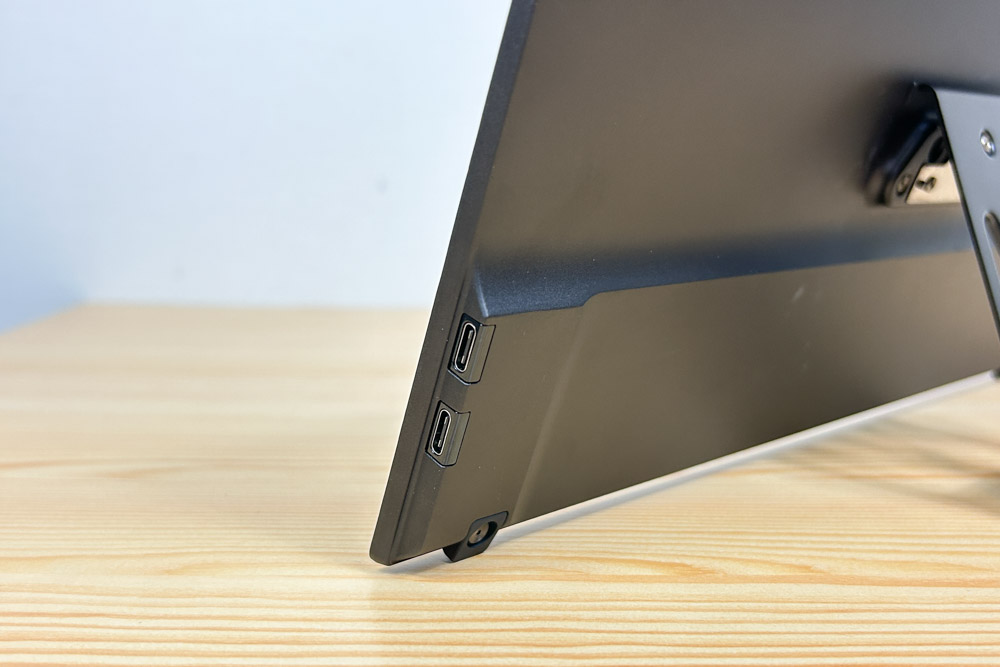 VAIO Visio+ 14 右側面