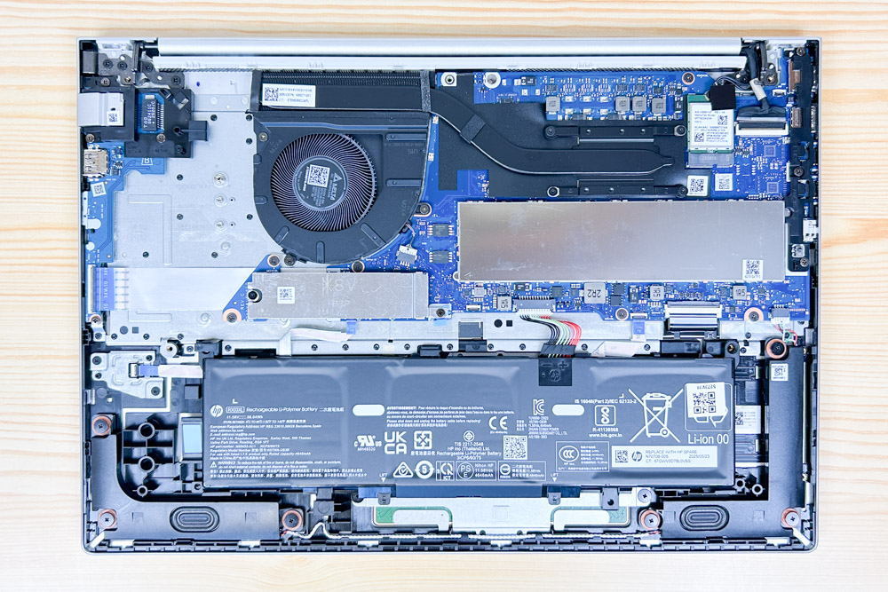 HP EliteDesk 8 Tower G1i Desktop AI PC 筐体内部