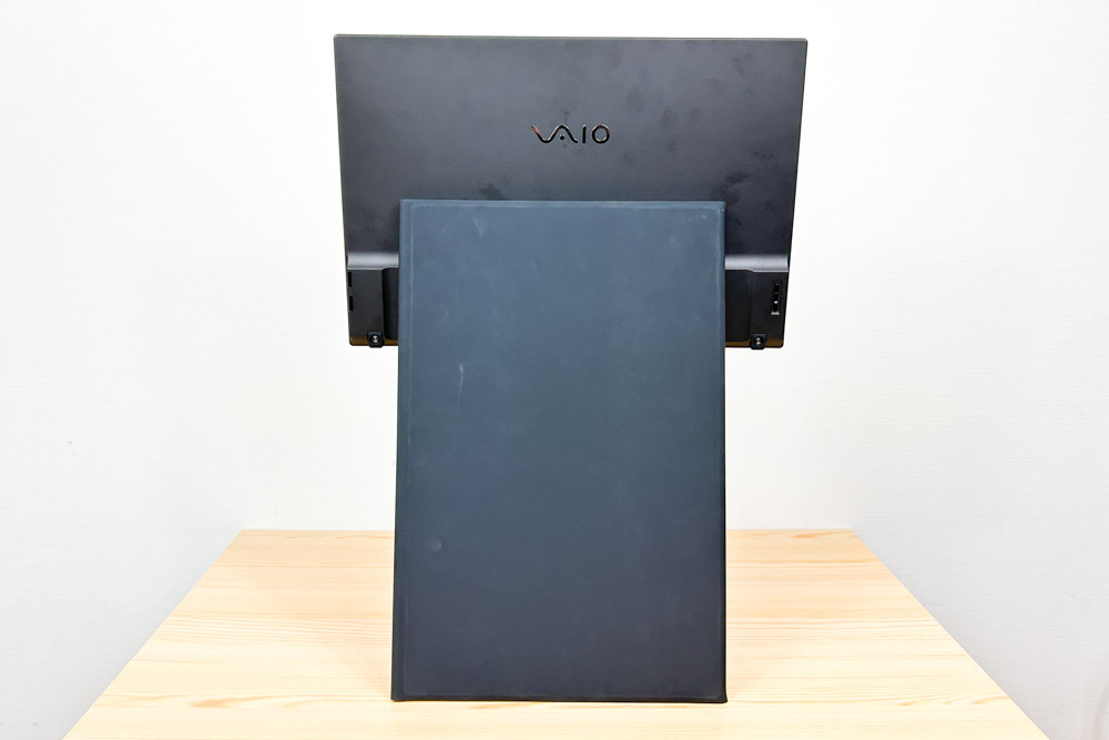 VAIO Visio+ 14 背面