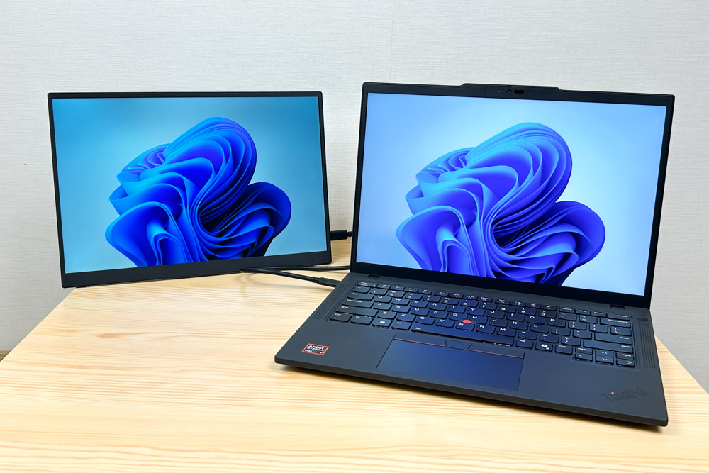 VAIO Visio+ 14をPC横に設置