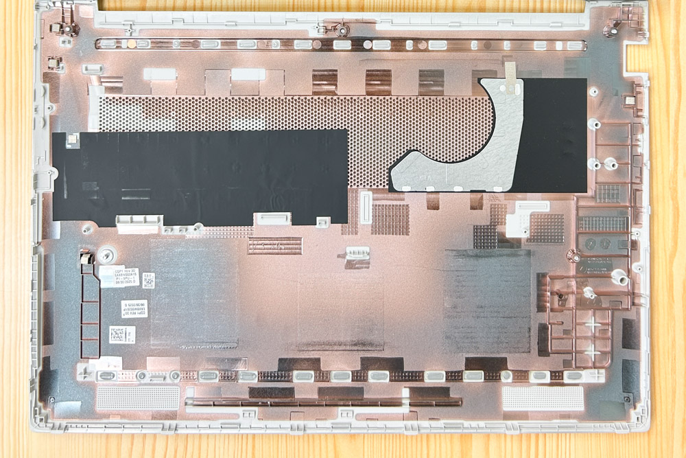 HP EliteDesk 8 Tower G1i Desktop AI PC 底面カバー内側
