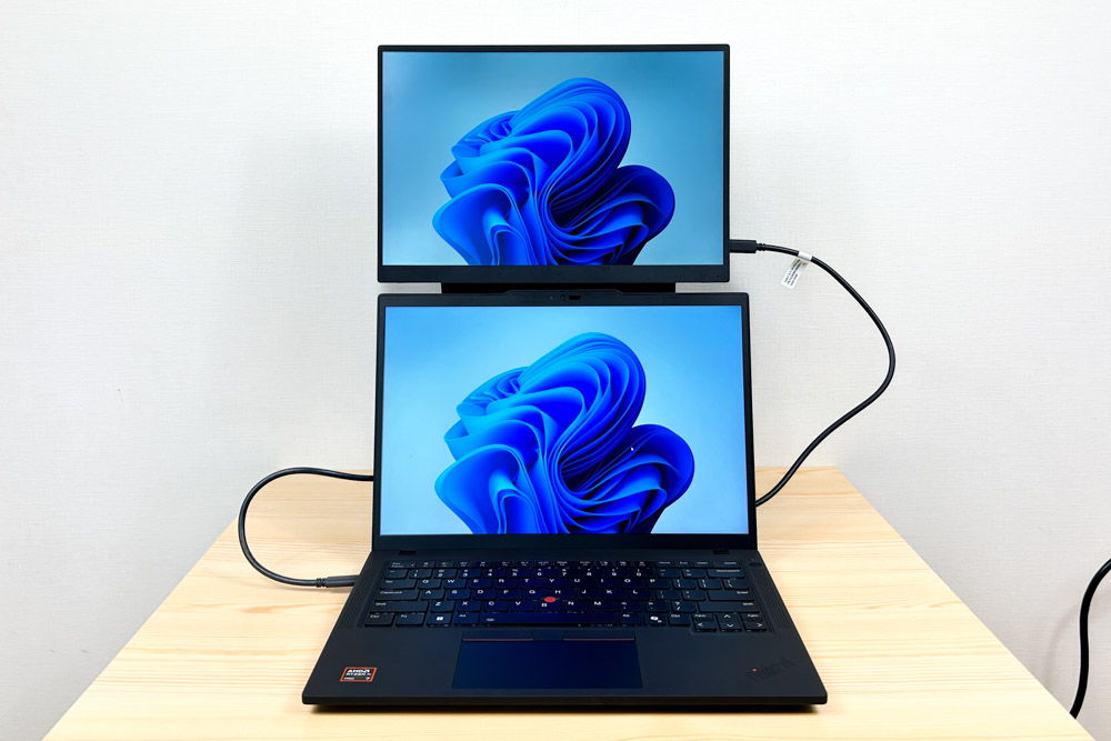 VAIO Visio+ 14をPCの上に設置