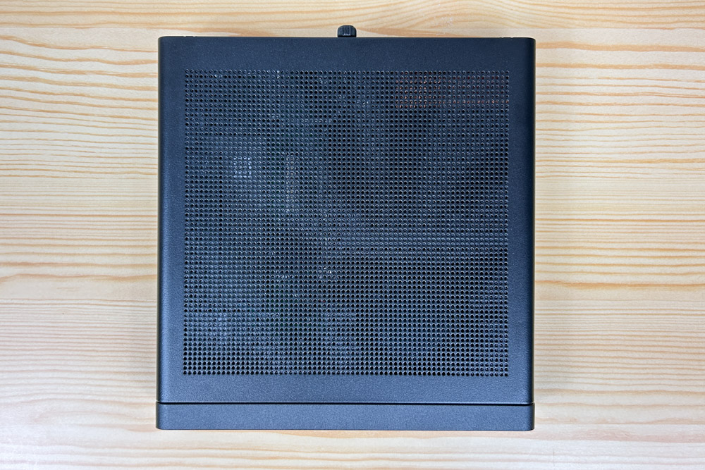 HP EliteDesk 8 Mini G1a Desktop Next Gen AI PC　通気口がある天面