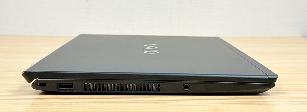Vaio S13 2025年モデル　左側面インターフェイス