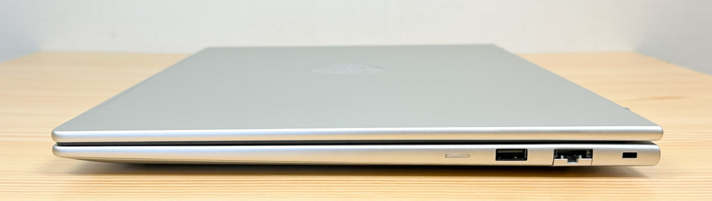 HP EliteDesk 8 Tower G1i Desktop AI PC 右側面インターフェイス