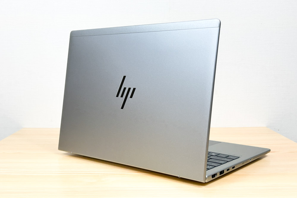 HP EliteBook 6 G1i 13 背面