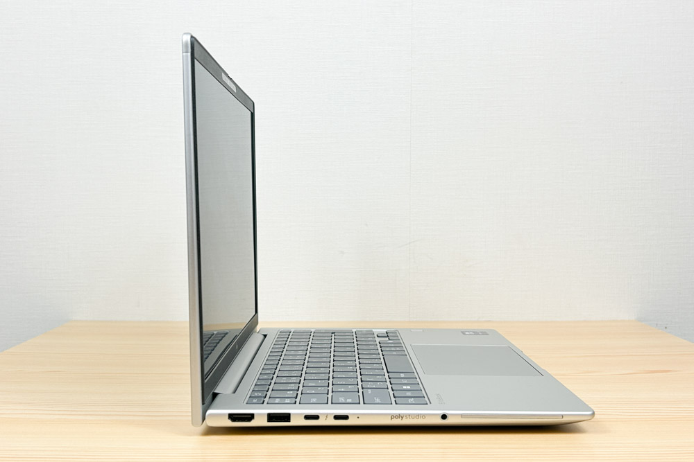 HP EliteBook 6 G1i 13 横から