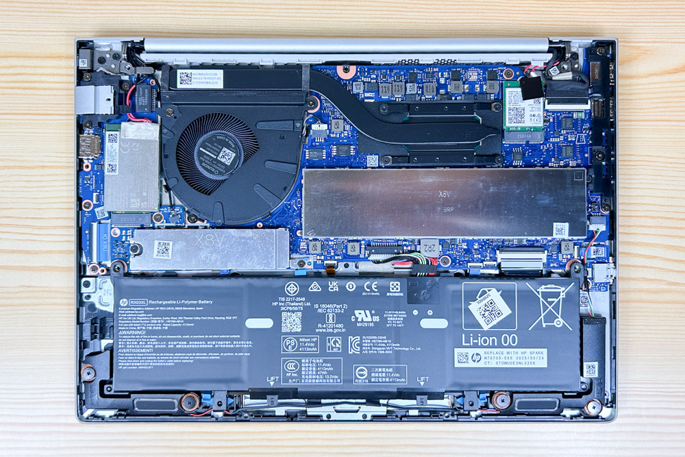 HP EliteBook 6 G1i 13 筐体内部