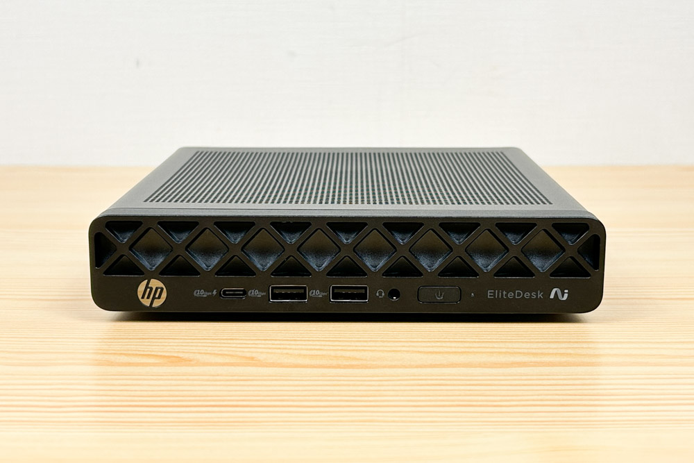 HP EliteDesk 8 Mini G1a Desktop Next Gen AI PC　正面