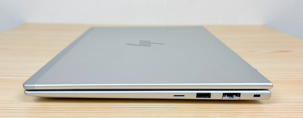 HP EliteBook 6 G1i 14 右側面