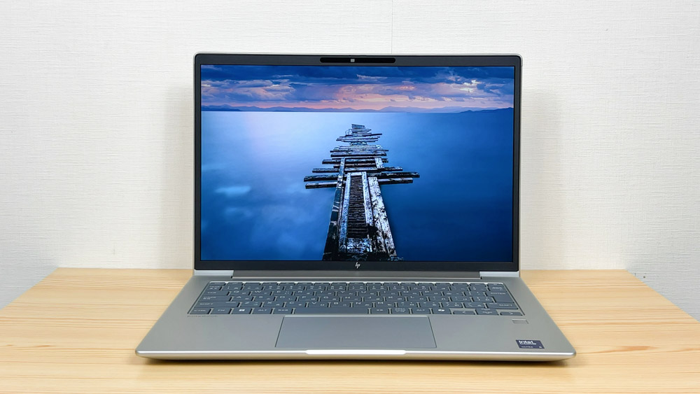 HP EliteBook 6 G1i 14 正面