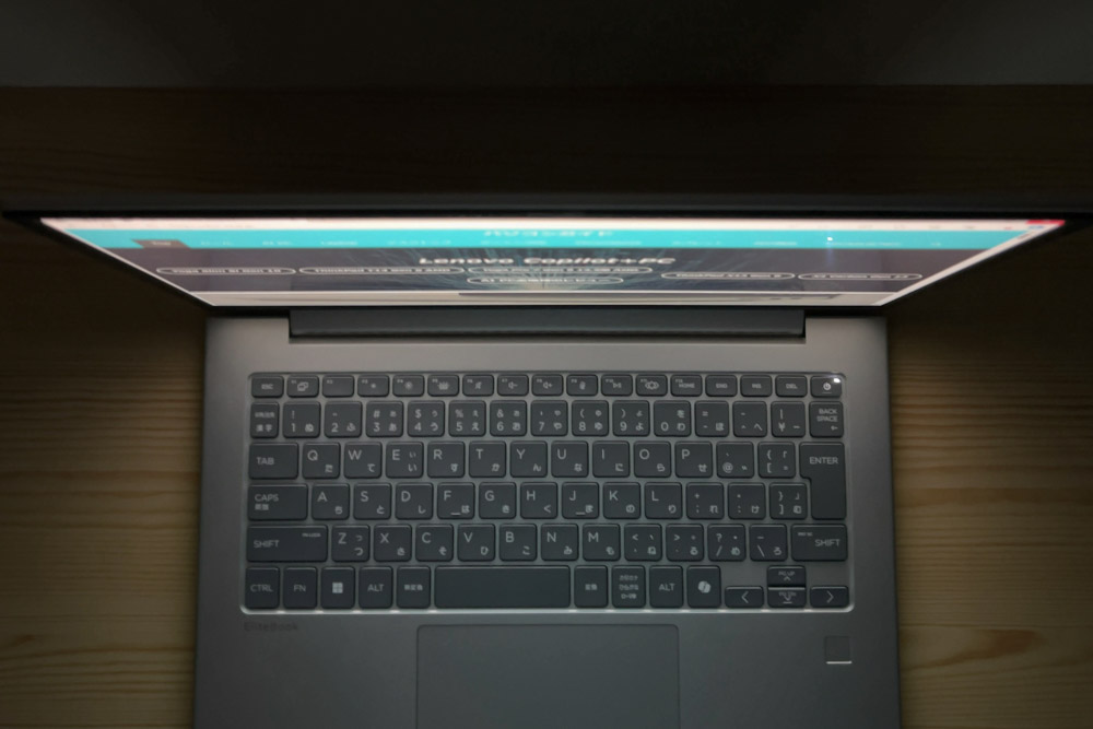 HP EliteBook 6 G1i 14 ディスプレイ視野角のチェック　上から